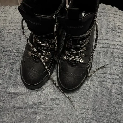 Женские сапоги Levi’s, размер 40