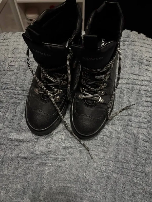Женские сапоги Levi’s, размер 40 1