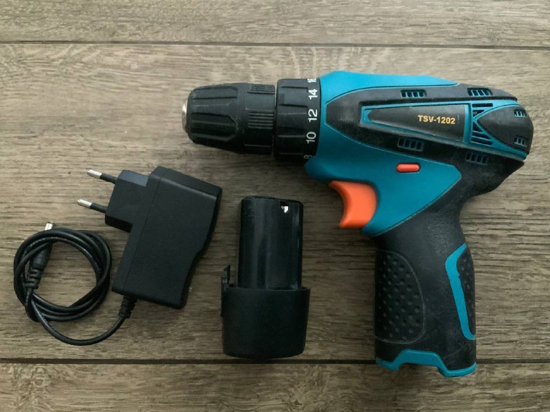 Горелка, газовый баллон, болгарка, лобзик, молоток, аккумулятор, замок, уплотнительная резинка, кромка, блок питания, оборудование для чистки кондиционера, ограничитель дверной ручки 4