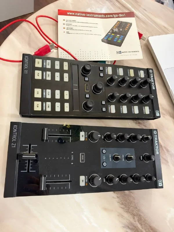DJ Traktor Kontrol X1 და Traktor Kontrol Z1