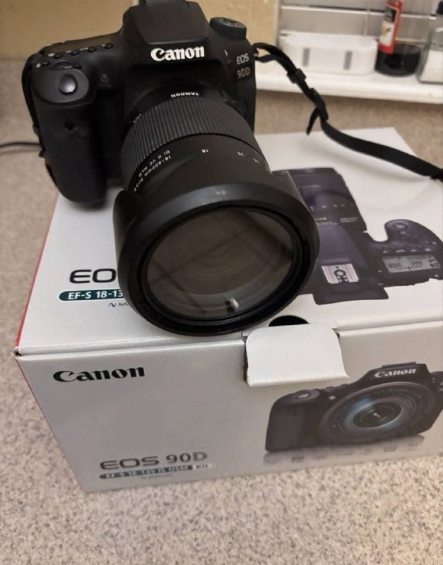 Canon EOS 90D camera, Tamron 18-400mm lens