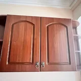 Деревянная мебель, матрасы, диван, телевизоры, микроволновка 6