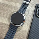 Samsung Z Fold 7, Galaxy Watch Ultra, чехол 6