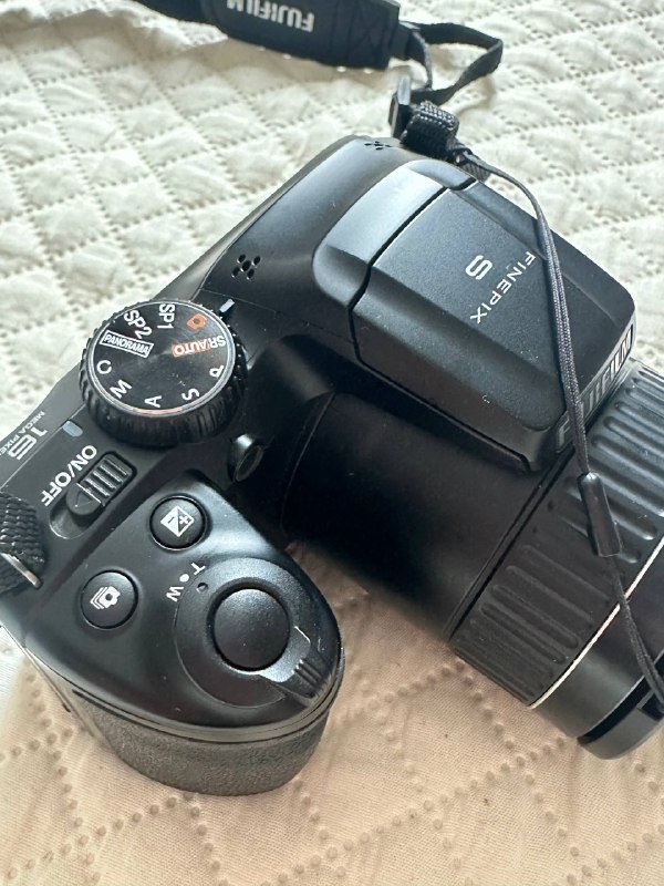 Камера Fujifilm FinePix S4800 3