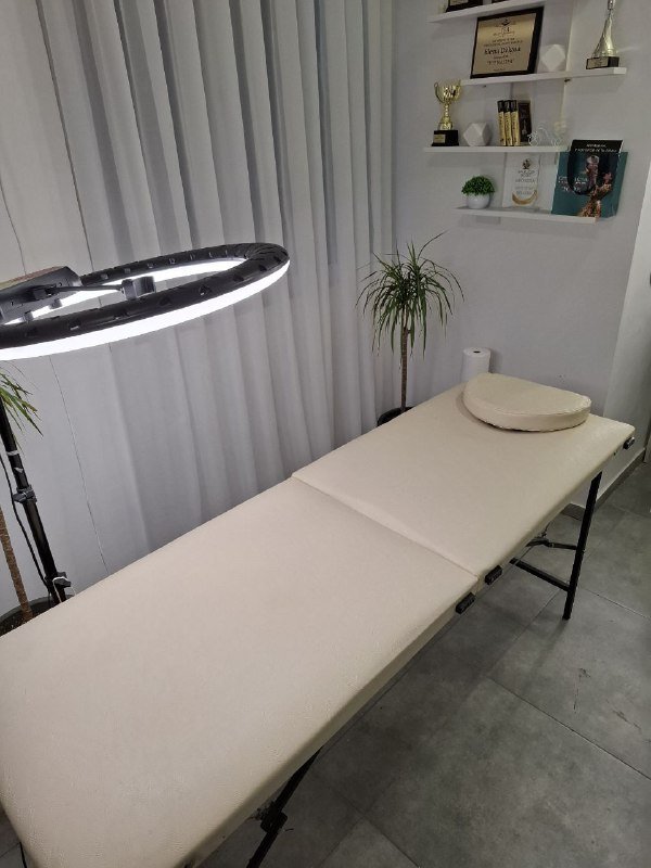 Кушетка для мастеров перманентного макияжа и массажа 4