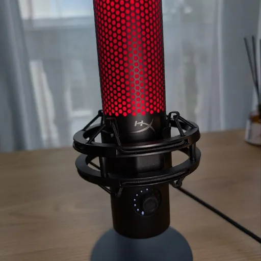 HyperX QuadCast 2 микрофон