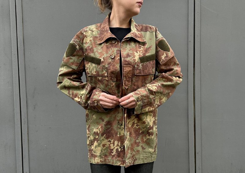 Рубашка, кроссовки, юбка, плащ, свитер, куртка, лонгслив 8