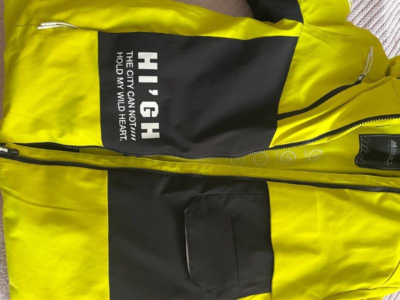 Зимняя куртка Hign experience 140 размер 8