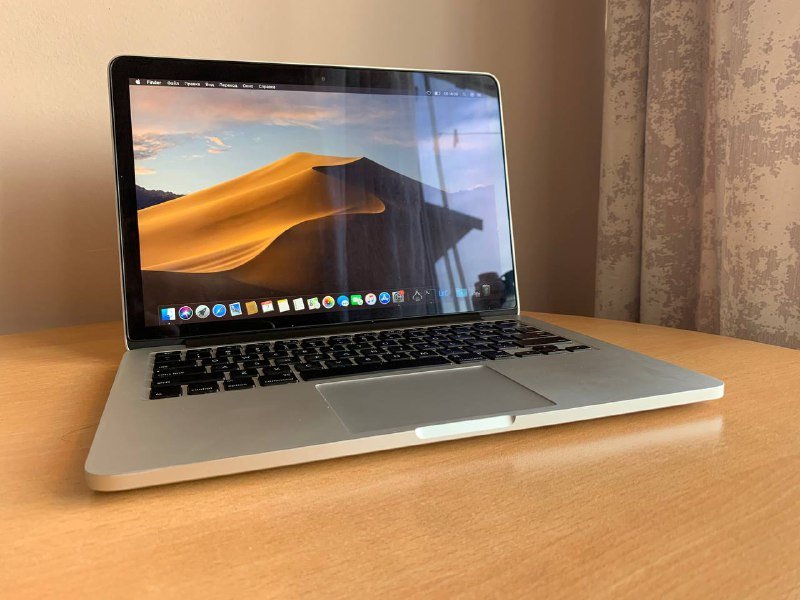 MacBook Pro 2015, i5 2,7ghz, 8GB RAM, SSD 128GB