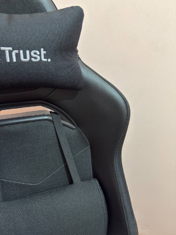 Игровое кресло GXTrust 4