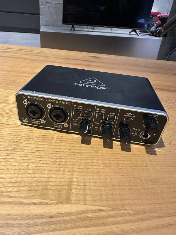 Аудио карта Behringer U-Phoria UMC 202 HD