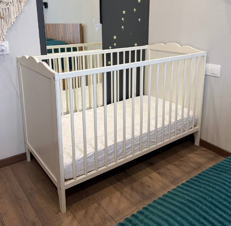 Детская кроватка IKEA HENSVIK с матрасом и постельным