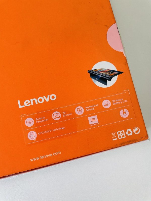 Планшет Lenovo Yoga Tab 3 Pro со встроенным проектором 9