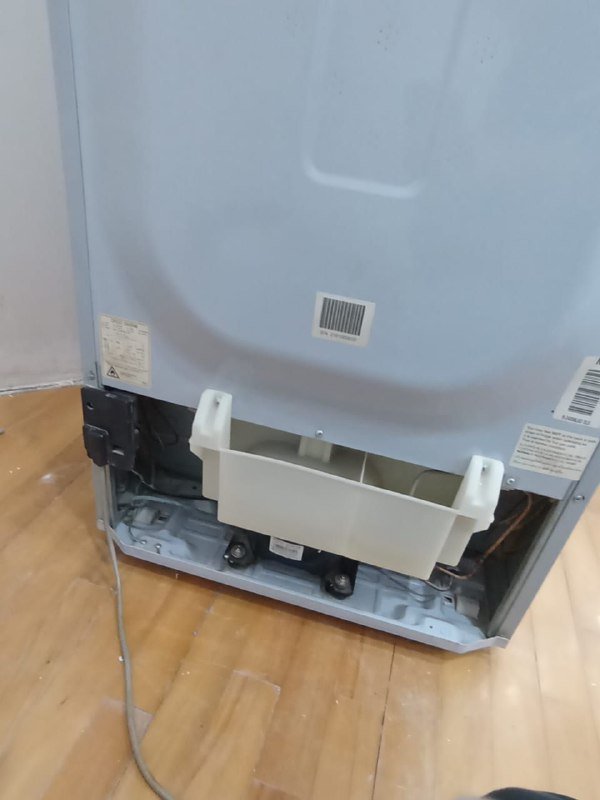 Холодильник бу Hitachi 3