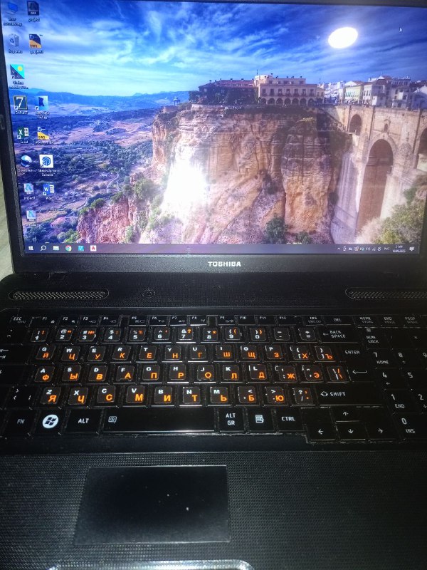 Ноутбук Toshiba 2
