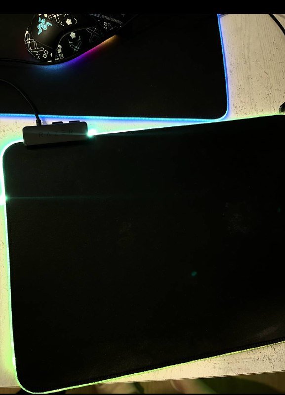 Держатель для телефона, клавиатура Razer BlackWidow Chroma v2, коврик для мышки, мышка 6