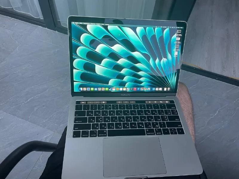 MacBook Pro 13 1