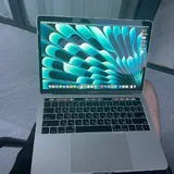 MacBook Pro 13 1