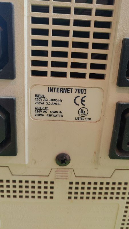 Блоки бесперебойного питания APC Back-UPS 525, Tripp-lite internet 700i 2