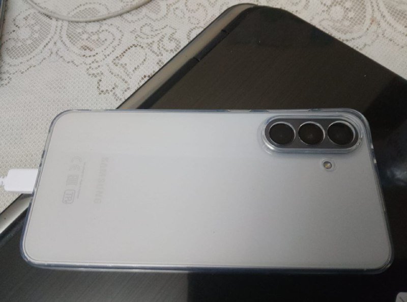 Телефон Samsung 3