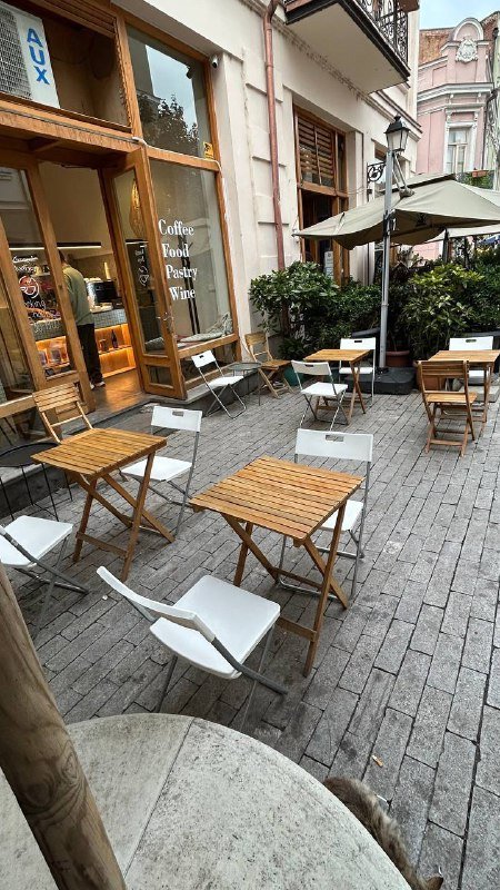 Столы, стулья