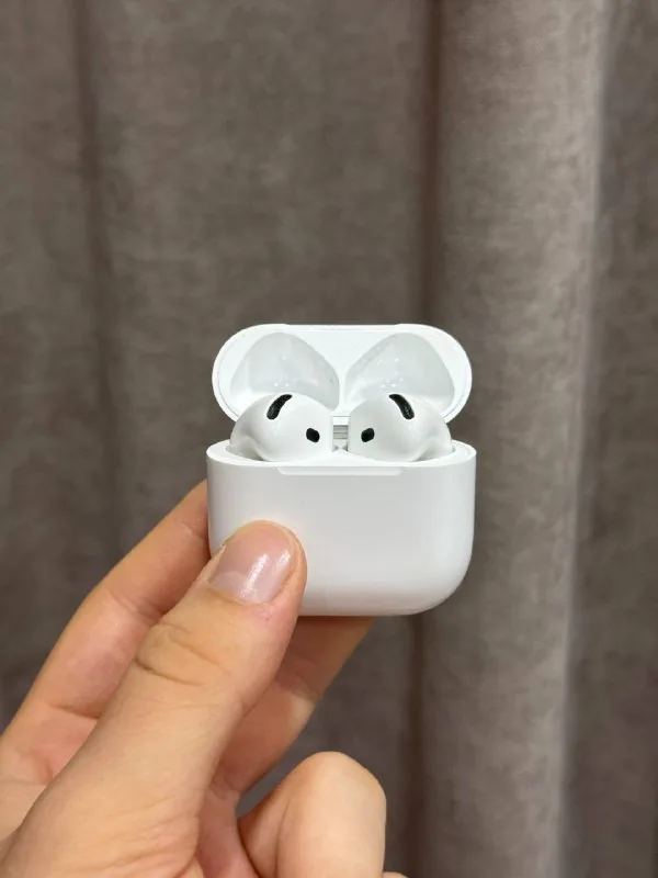AirPods Pro 2, AirPods 4 1