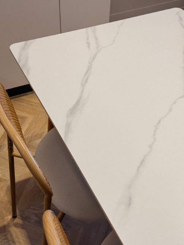 Обеденный стол со стульями 4