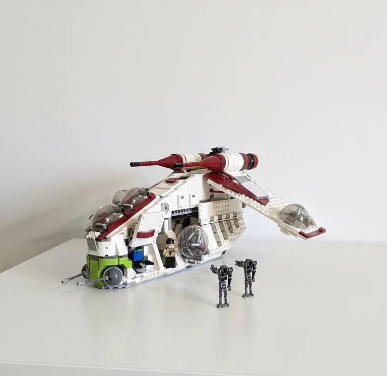 LEGO Star Wars Republic Gunship 1