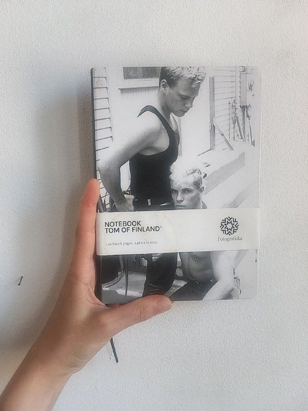 нелинованный блокнот Tom of Finland