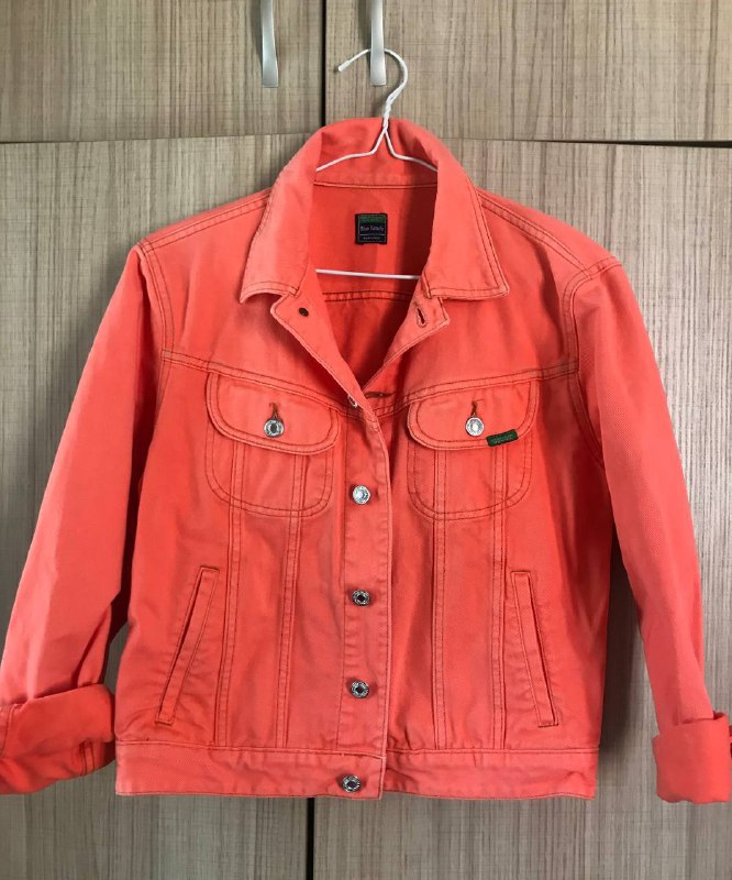 Свитерок Uniqlo, джинсовая куртка Benetton, блузка, пиджак, спортивные бриджи, свитер H&M, водолазка Moschino, рубашка Etro, майка Nike, шёлковая блузка 2
