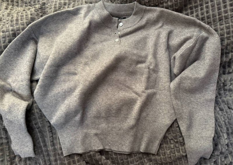 куртка The North Face, бомбер Pull and Bear, кроссовки Adidas, джемпер, рубашка Zara, жакеты, джинсы 9