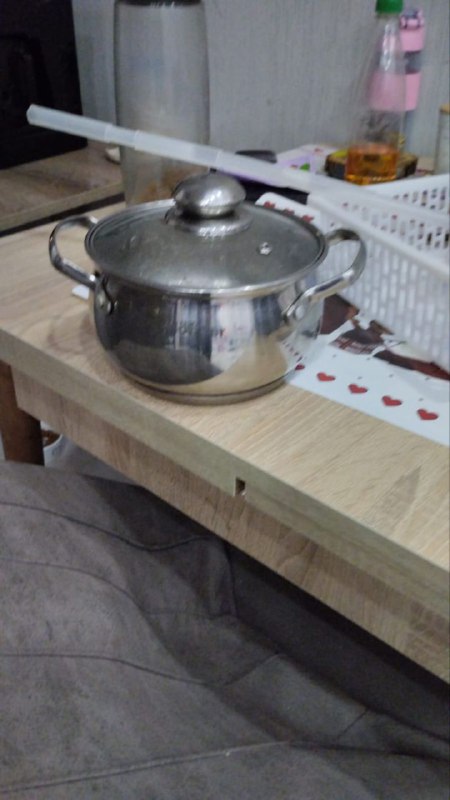Кресло компьютерное Cougar, Стеллаж Икея, Сковородка Wok Tefale, Кастрюля бежевая в горошек 6