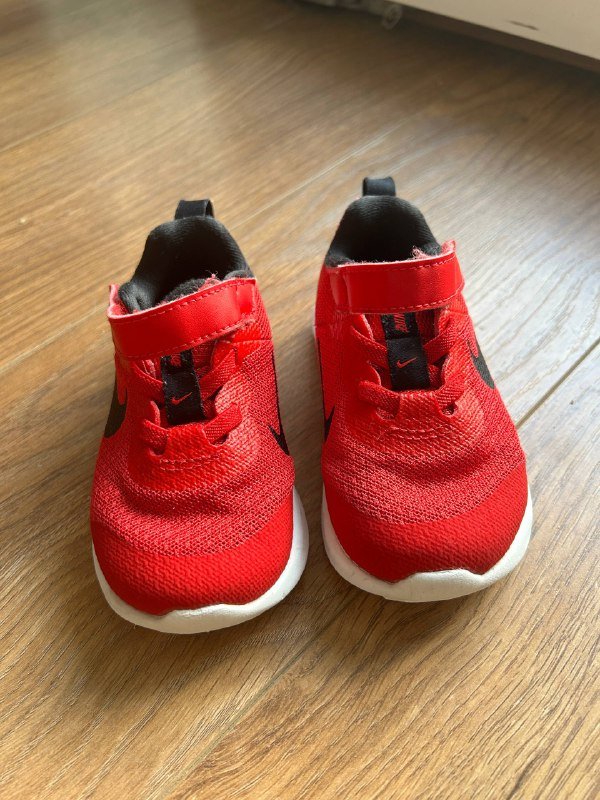 Детские кроссовки NIKE размер 22