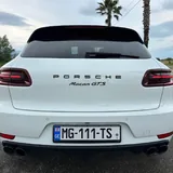 Porsche Macan GTS 3