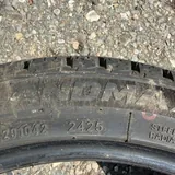 Зимняя резина 215 45 R17 2