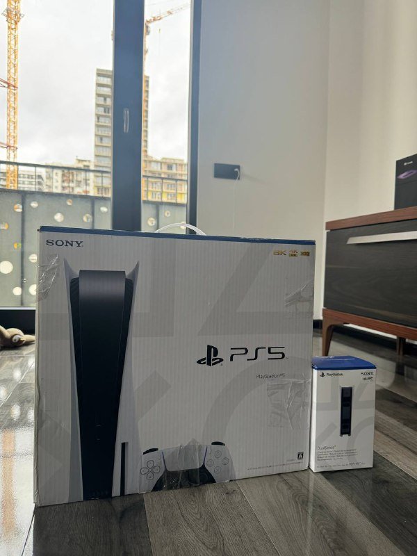 Игровая приставка PlayStation 5, 825 GB, диск, 2 контроллера, зарядная станция 3