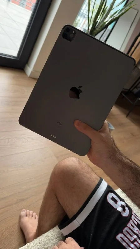 Apple iPad Pro 11, Magic Keyboard