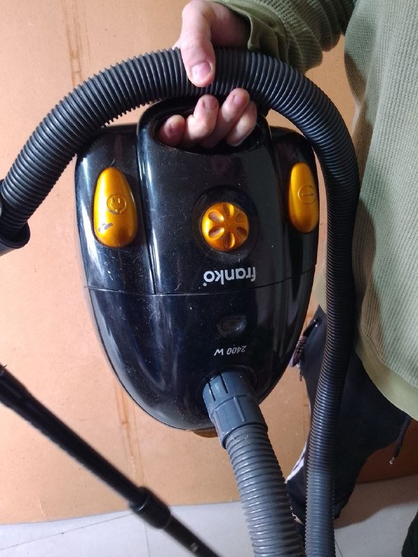 Пылесос Franko 2400W