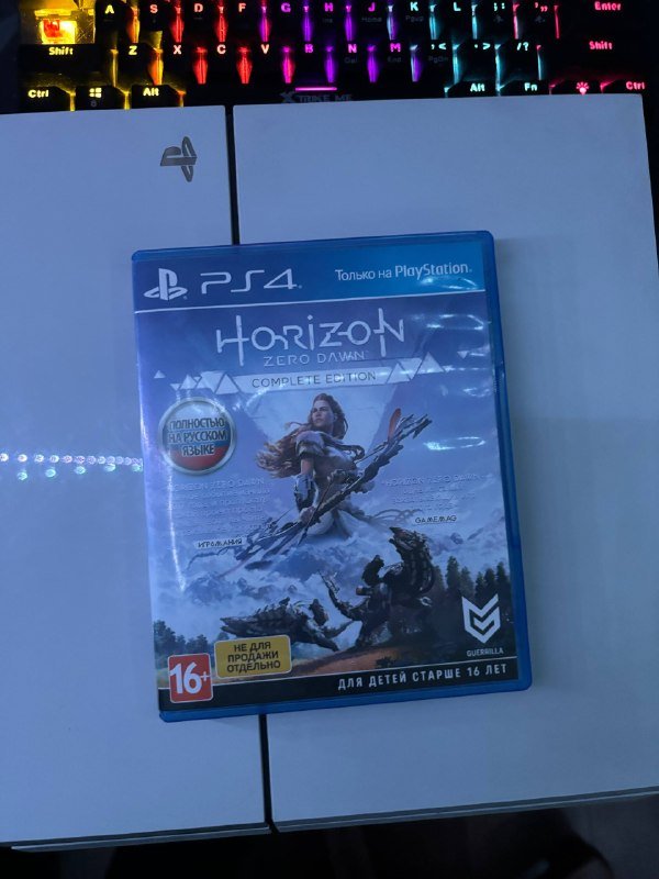 PlayStation 4, джойстик, кабели, Horizon 3