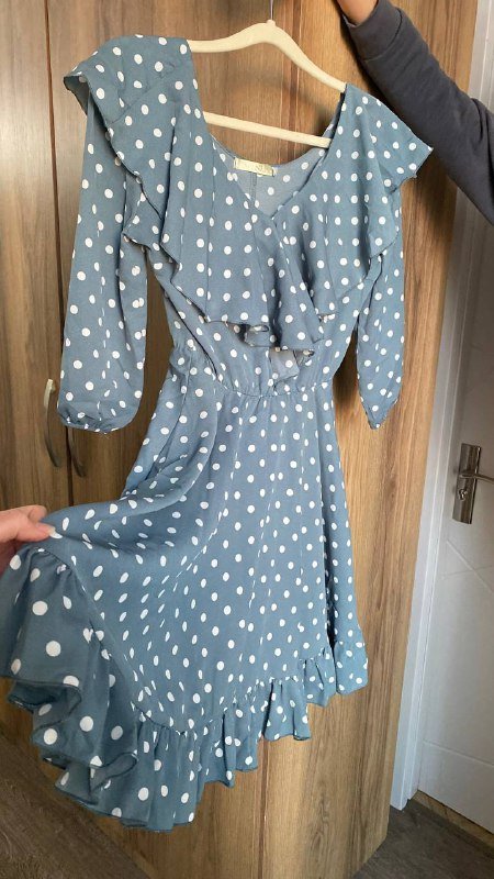 Женские брюки, платье и блузка, детская кофточка, трусы для собаки 3