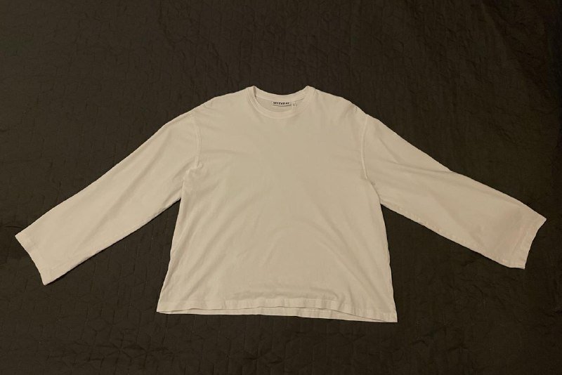 Белый лонгслив Weekday, белый топ J.Crew, босоножки Paloma Wool 2