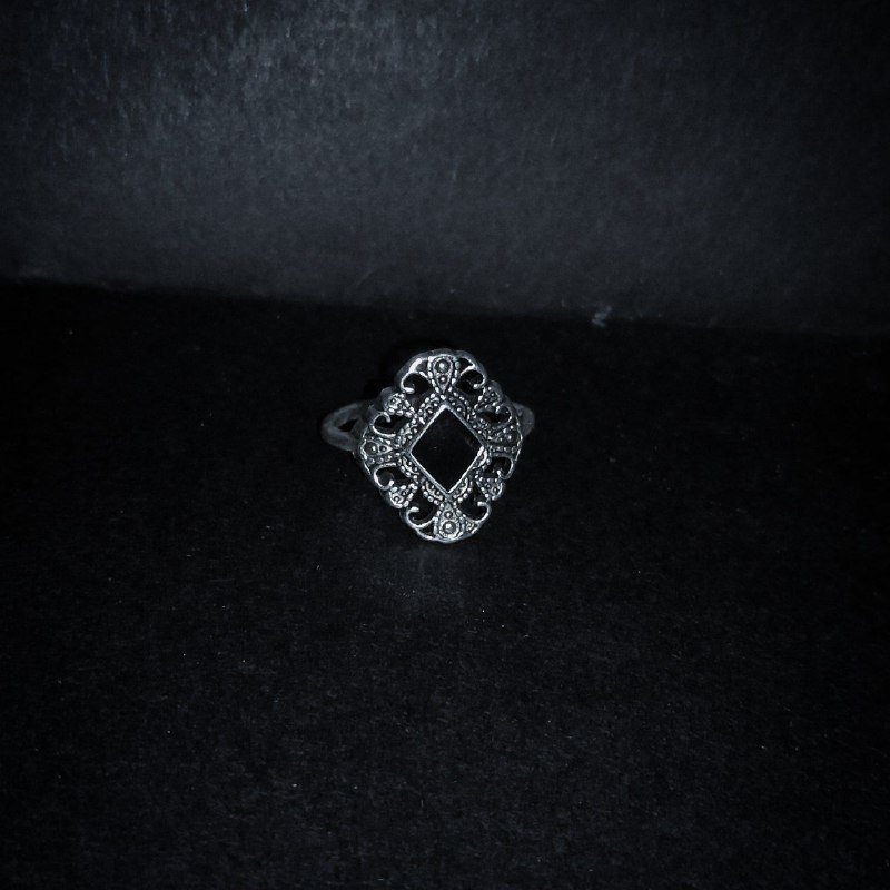 Металлические кольца элегантные качественные 8