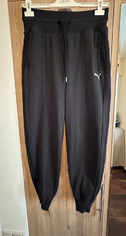 пальто женское, сумка DKNY, джинсы женские, кофта с капюшоном, кеды DKNY, рубашка Minus, спортивные штаны Puma, лоферы, джинсы Tommy Hilfiger 8