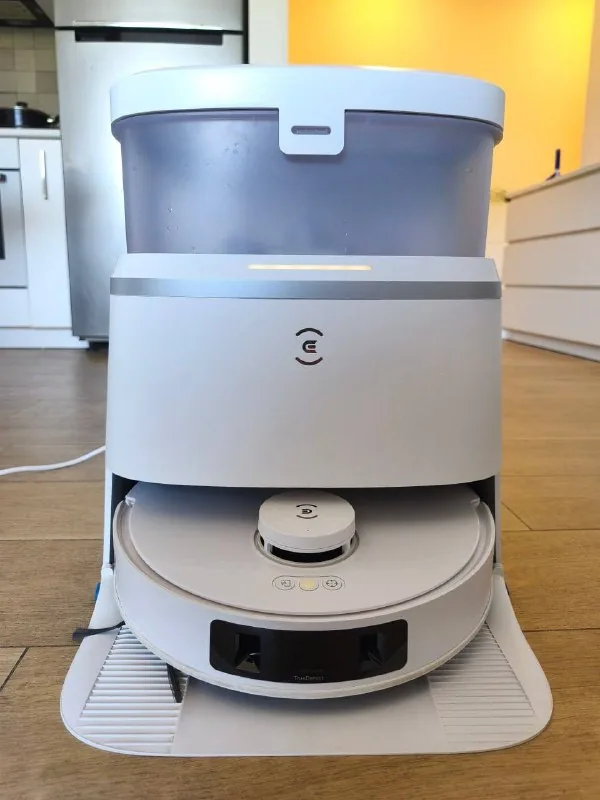 Моющий робот-пылесос Ecovacs Deebot T30 Pro OMNI 1