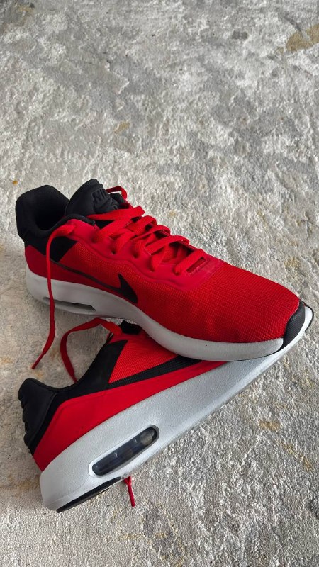 Кроссовки Nike Air Max Modern Essential, ASICS Gel-Phoenix 9