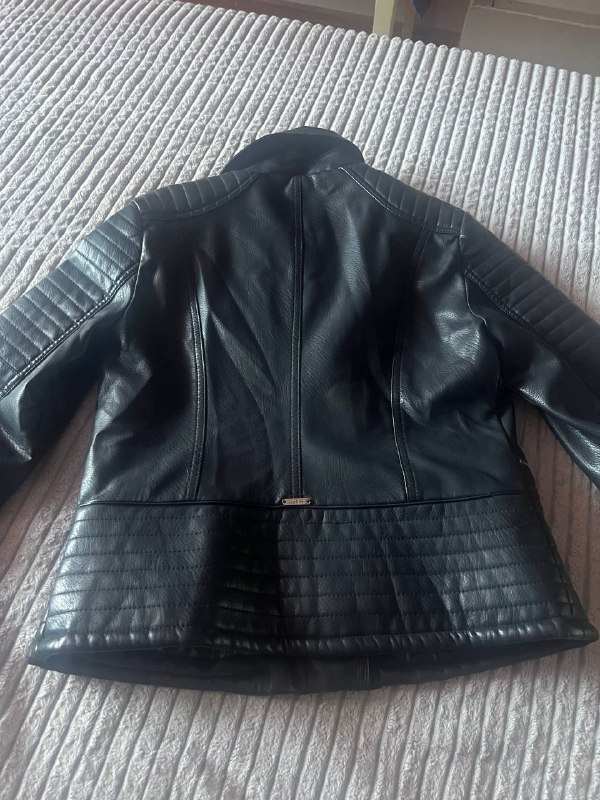 Куртка Guess, размер М 3