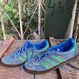 Nike running, Nike Air, Mavi top, Mavi jeans, Levis jeans, Lloyd, Adidas, sandals, top 3