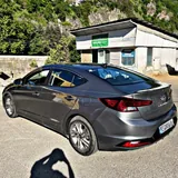 Hyundai Elantra 2019 6