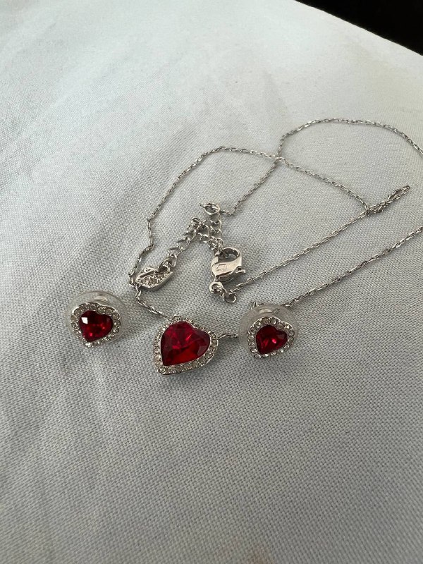 Набор Swarovski из подвески и серьг 2