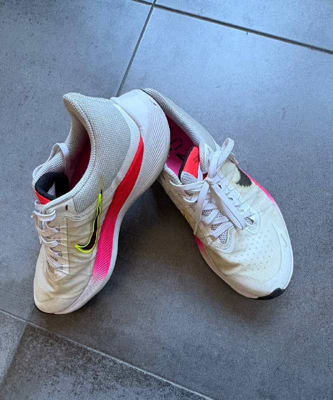 Кроссовки Nike женские размер 37.5-38 3